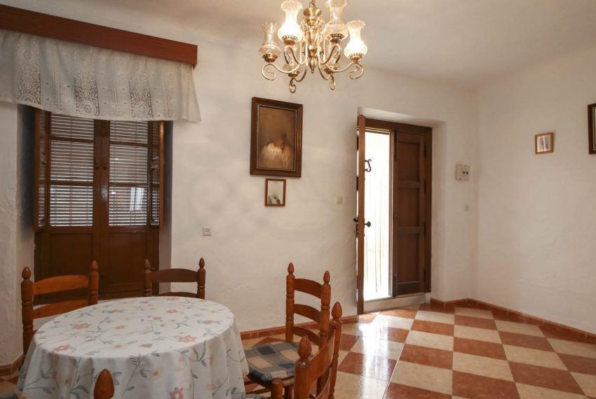 R3845677-Townhouse-For-Sale-Guaro-Terraced-4-Beds-165-Built-3