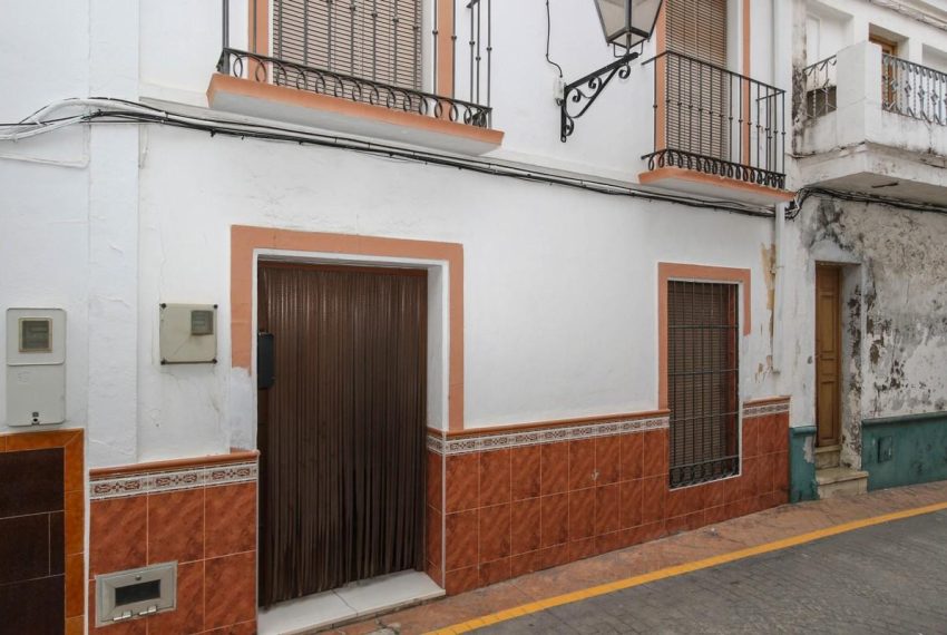 R3845677-Townhouse-For-Sale-Guaro-Terraced-4-Beds-165-Built