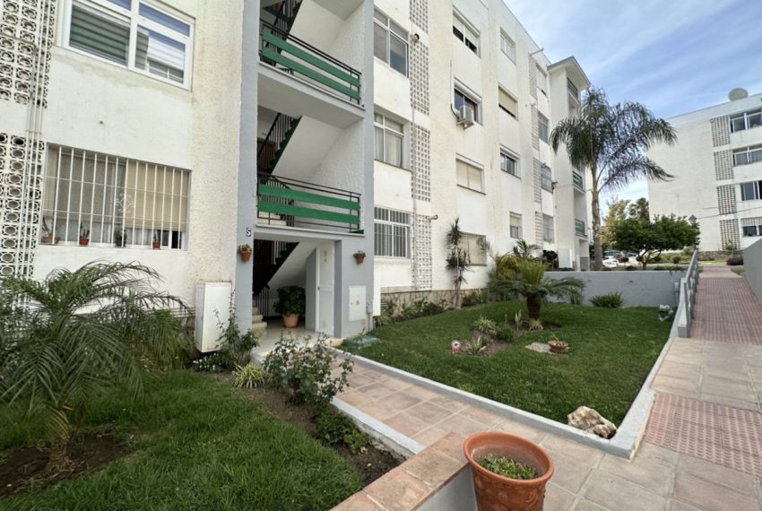 R4330723-Apartment-For-Sale-San-Pedro-de-Alcantara-Ground-Floor-3-Beds-90-Built-1