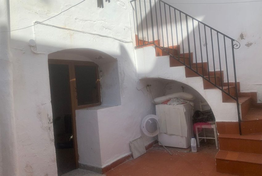 R4306087-Townhouse-For-Sale-Marbella-Terraced-8-Beds-189-Built-12