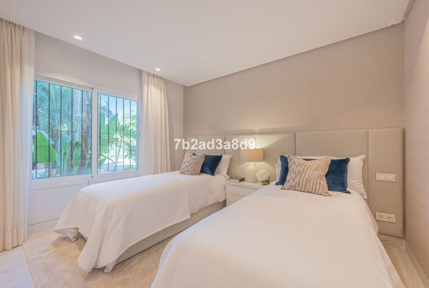R4403359-Apartment-For-Sale-The-Golden-Mile-Ground-Floor-3-Beds-152-Built-12