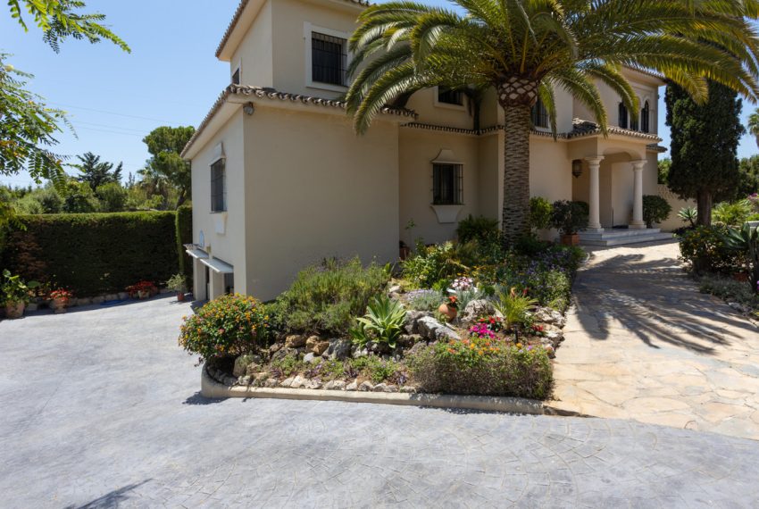 R3585085-Villa-For-Sale-Marbella-Detached-7-Beds-567-Built-7
