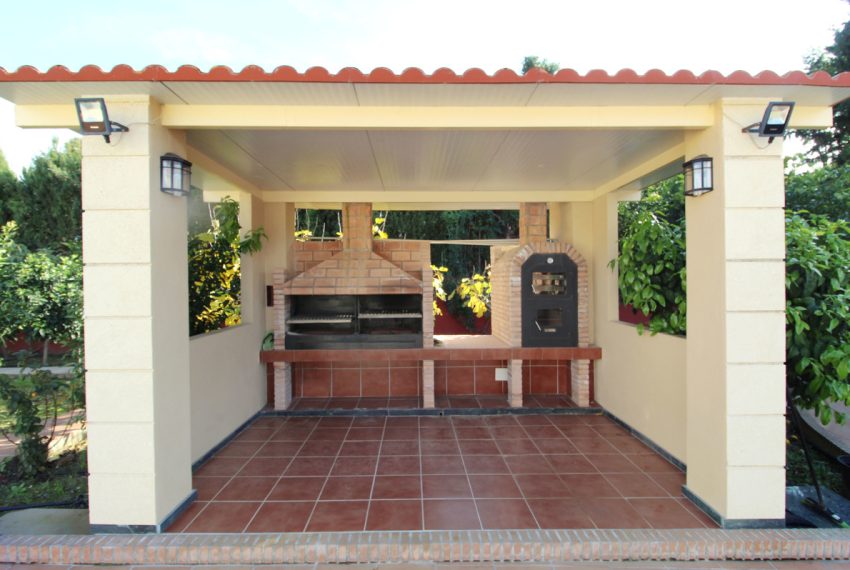R3333502-Villa-For-Sale-Guadalmina-Baja-Detached-8-Beds-900-Built-11