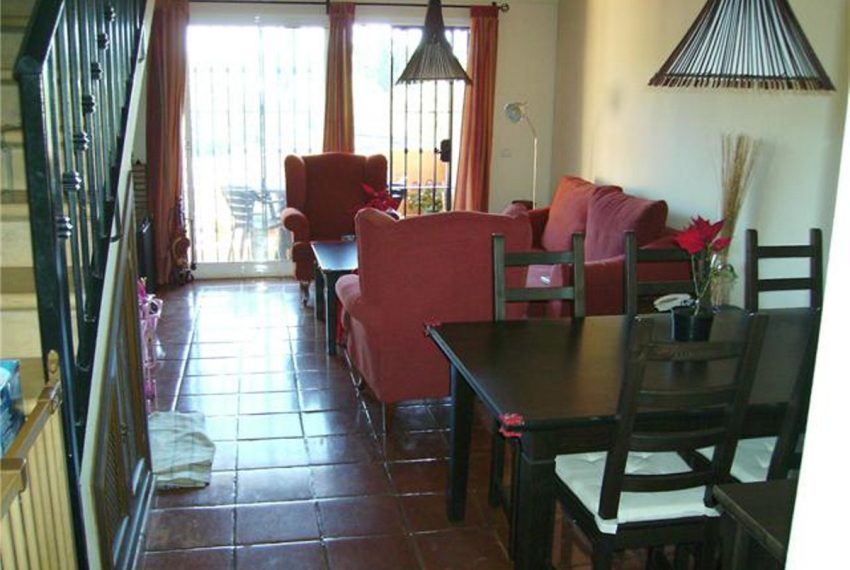 R3767038-Townhouse-For-Sale-The-Golden-Mile-Terraced-3-Beds-125-Built-4