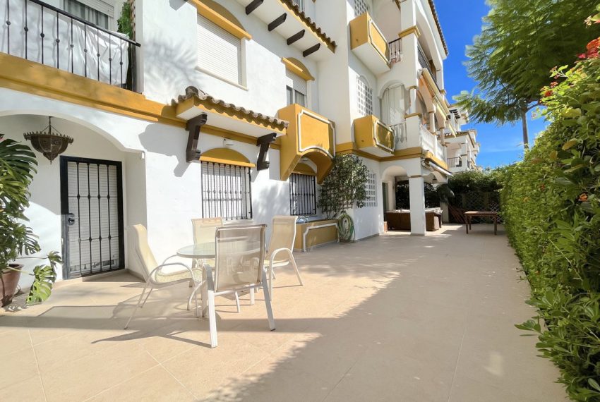 R4158844-Apartment-For-Sale-The-Golden-Mile-Ground-Floor-4-Beds-114-Built-5