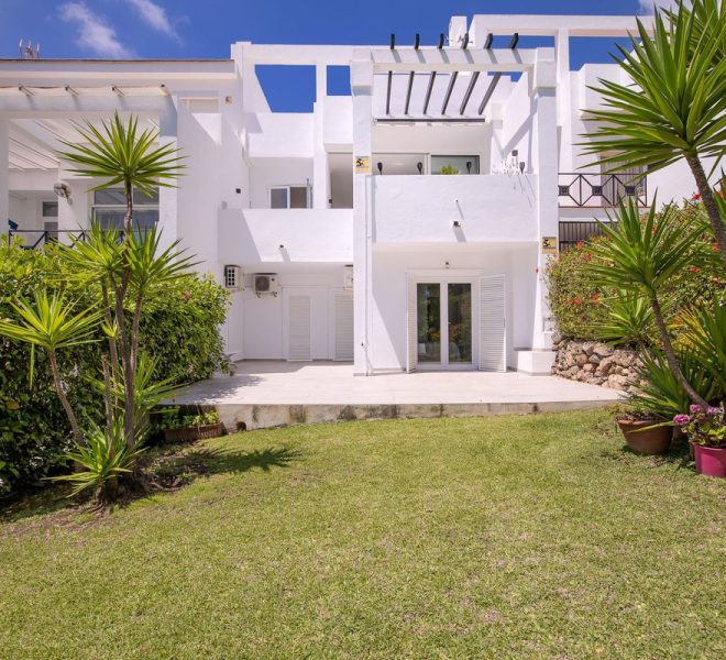 R4340392-Image 1-Terraced - 3 Beds - 267 Built