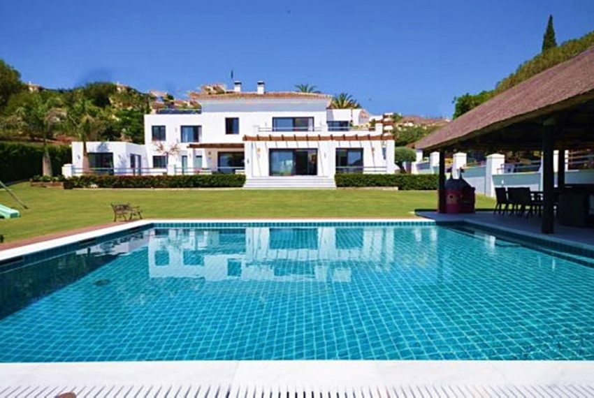 R4190062-Villa-For-Sale-Nueva-Andalucia-Detached-5-Beds-400-Built-1