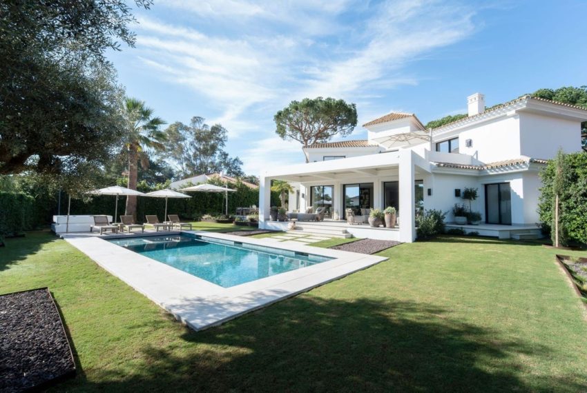 R4308565-Villa-For-Sale-Marbella-Detached-5-Beds-615-Built