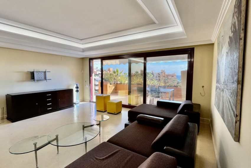 R3948790-Apartment-For-Sale-New-Golden-Mile-Middle-Floor-3-Beds-185-Built-1