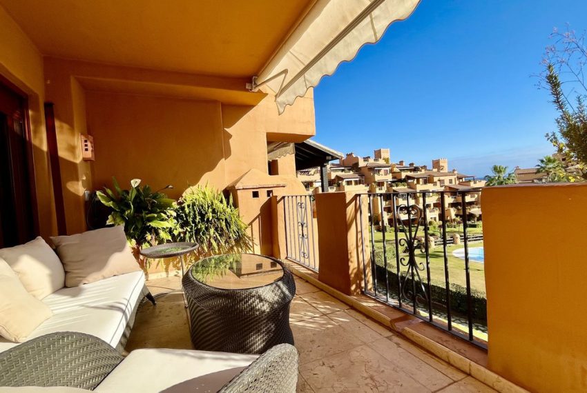 R3948790-Apartment-For-Sale-New-Golden-Mile-Middle-Floor-3-Beds-185-Built-10