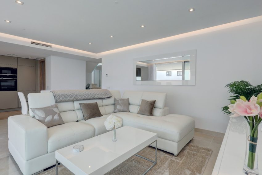 R4033771-Apartment-For-Sale-Nueva-Andalucia-Penthouse-3-Beds-122-Built-3