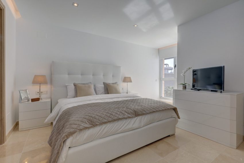 R4033771-Apartment-For-Sale-Nueva-Andalucia-Penthouse-3-Beds-122-Built-9