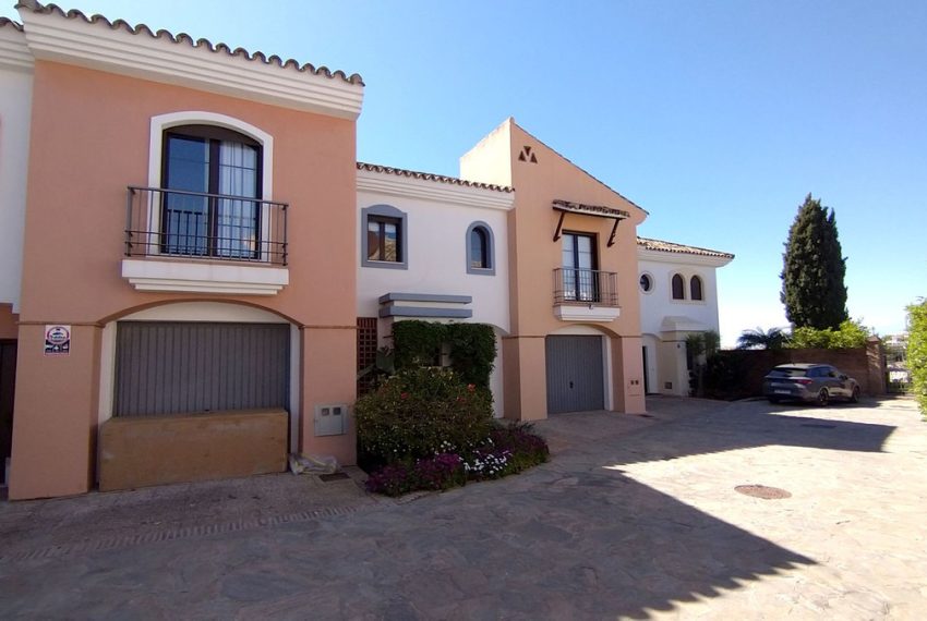 R4289683-Villa-For-Sale-Los-Arqueros-Semi-Detached-5-Beds-370-Built