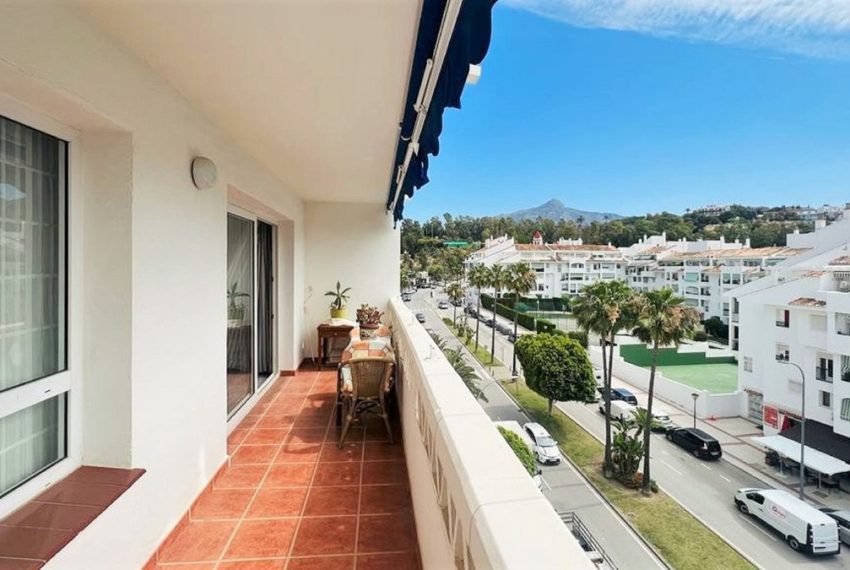 R4323073-Apartment-For-Sale-Nueva-Andalucia-Middle-Floor-2-Beds-102-Built