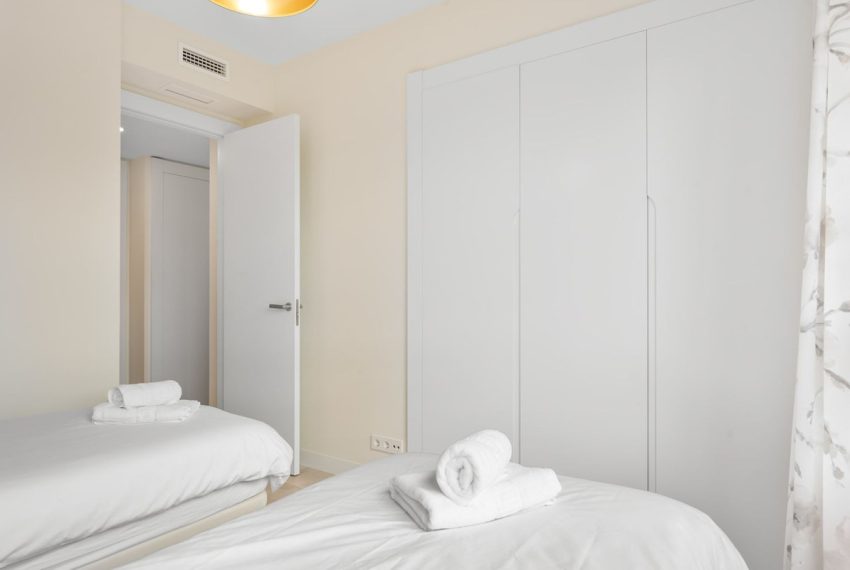 R4450174-Apartment-For-Sale-Estepona-Ground-Floor-3-Beds-120-Built-7