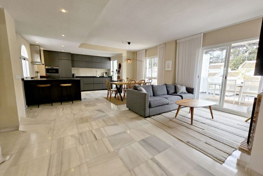 R4502296-Apartment-For-Sale-Nueva-Andalucia-Penthouse-Duplex-3-Beds-160-Built-8