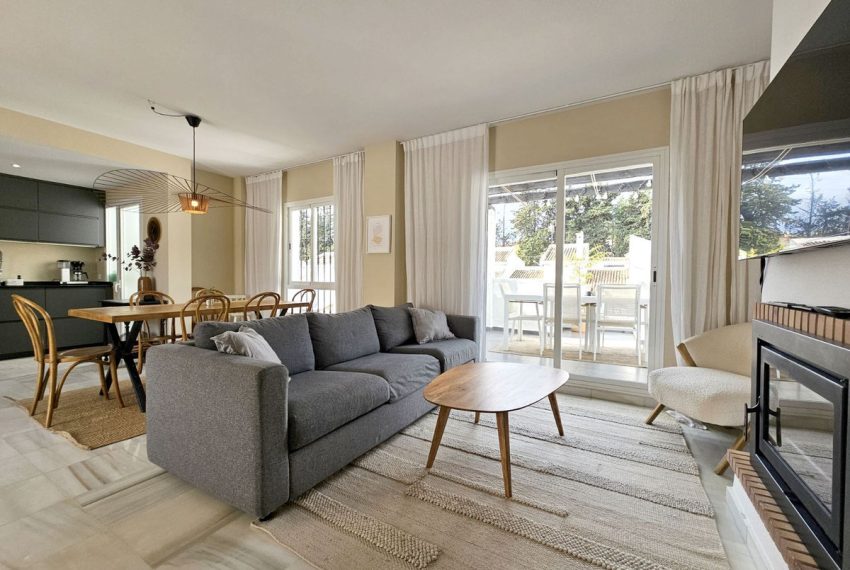 R4502296-Apartment-For-Sale-Nueva-Andalucia-Penthouse-Duplex-3-Beds-160-Built