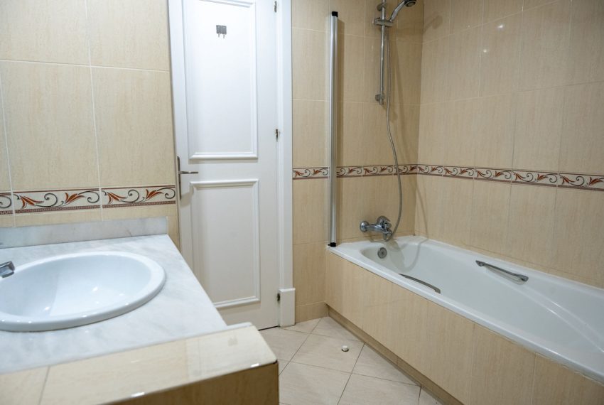 R4554901-Apartment-For-Sale-Nueva-Andalucia-Middle-Floor-2-Beds-145-Built-15