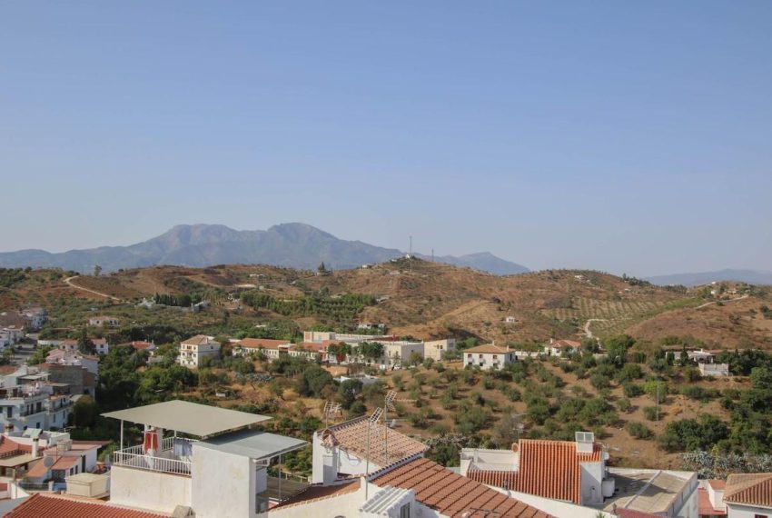 R2755061-Townhouse-For-Sale-Guaro-Terraced-1-Beds-110-Built-2