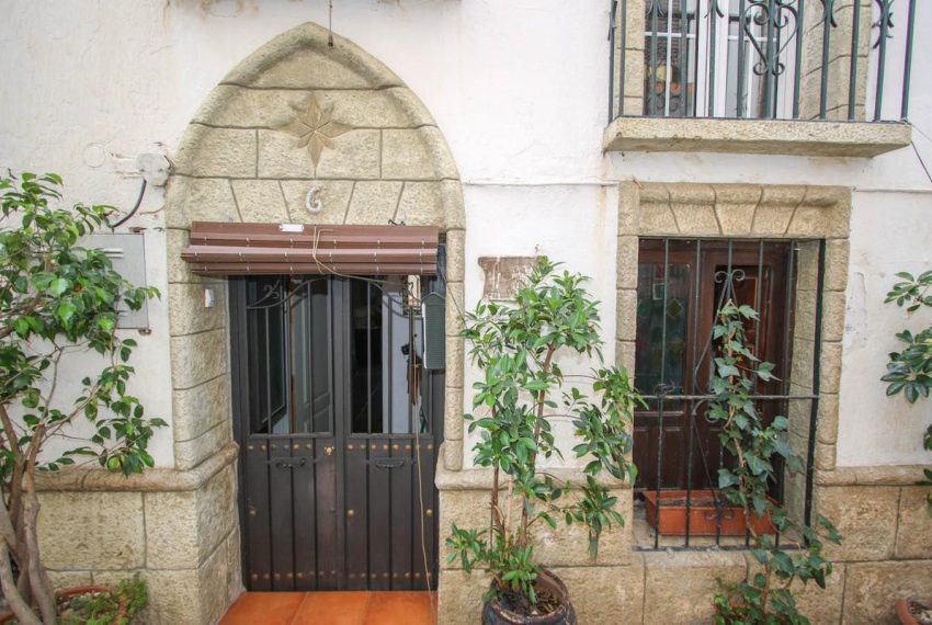 R2755061-Townhouse-For-Sale-Guaro-Terraced-1-Beds-110-Built