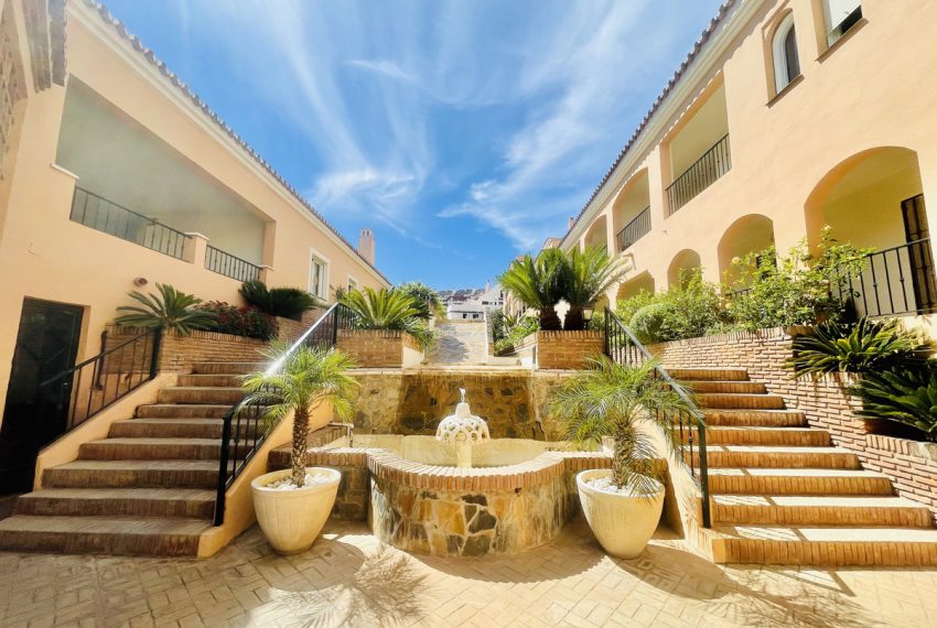 R4135225-Apartment-For-Sale-Nueva-Andalucia-Middle-Floor-3-Beds-130-Built
