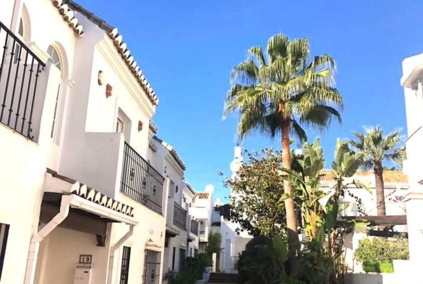 R4207285-Townhouse-For-Sale-Marbella-Terraced-3-Beds-391-Built