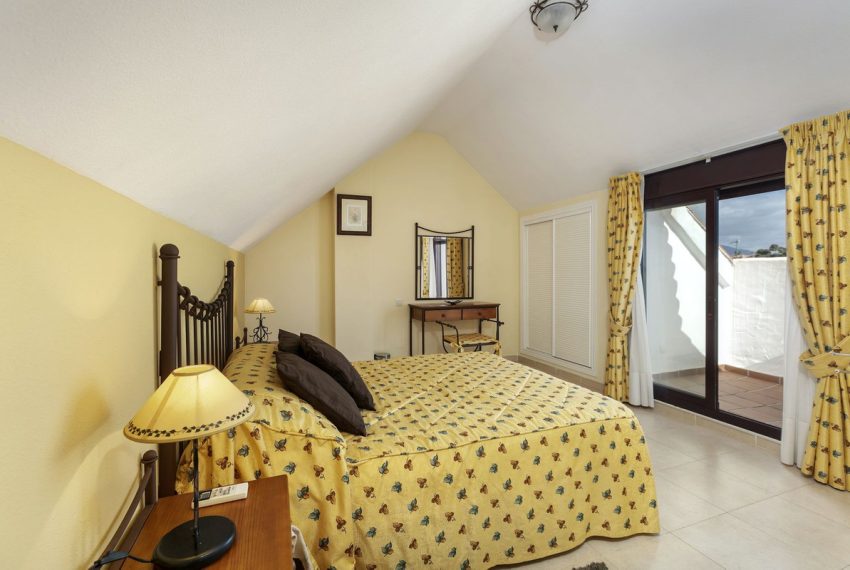 R4244596-Apartment-For-Sale-Nueva-Andalucia-Penthouse-Duplex-3-Beds-176-Built-10