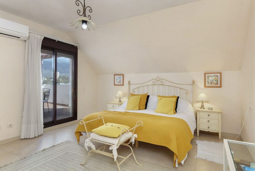 R4244596-Apartment-For-Sale-Nueva-Andalucia-Penthouse-Duplex-3-Beds-176-Built-8
