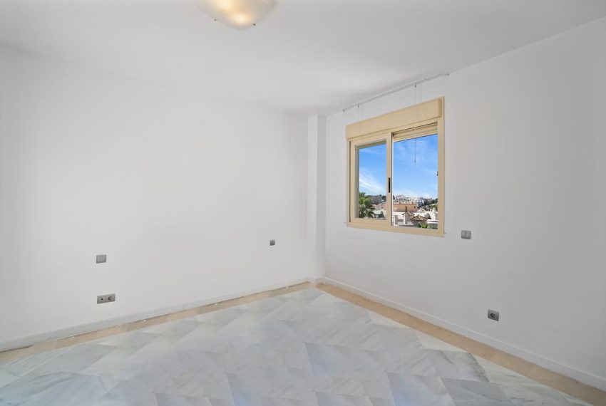 R4325095-Apartment-For-Sale-Nueva-Andalucia-Penthouse-4-Beds-195-Built-16
