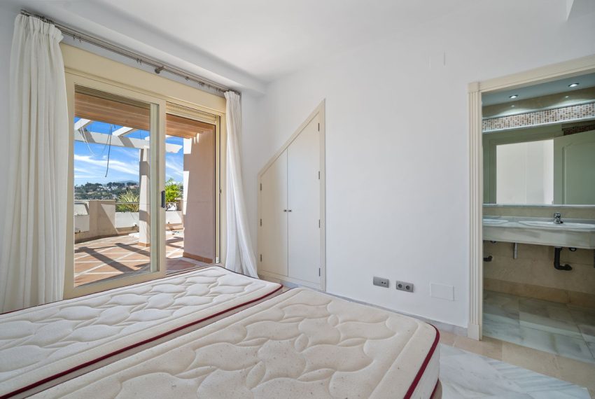R4325095-Apartment-For-Sale-Nueva-Andalucia-Penthouse-4-Beds-195-Built-17
