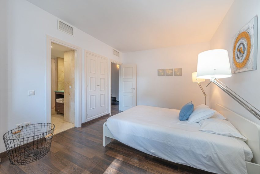 R4372534-Apartment-For-Sale-Nueva-Andalucia-Penthouse-Duplex-3-Beds-160-Built-9