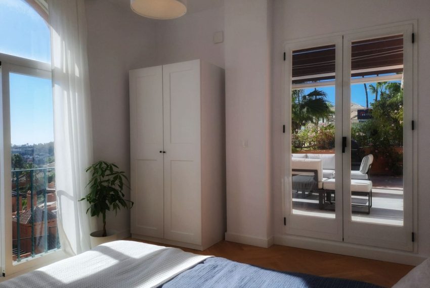 R4563124-Apartment-For-Sale-Nueva-Andalucia-Penthouse-Duplex-3-Beds-190-Built-10