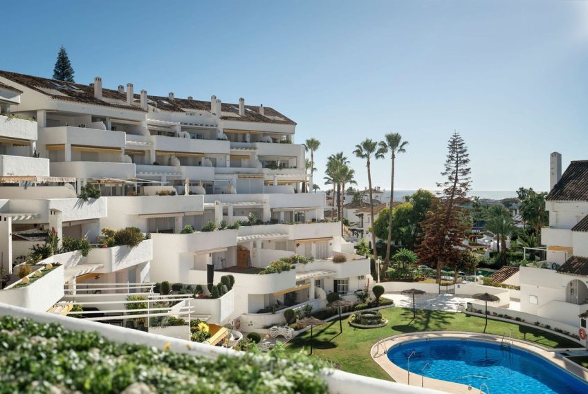 R4599004-Apartment-For-Sale-Nueva-Andalucia-Middle-Floor-3-Beds-159-Built