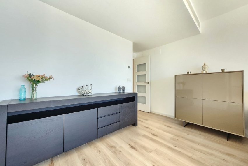 R4602175-Apartment-For-Sale-Estepona-Middle-Floor-3-Beds-155-Built-8