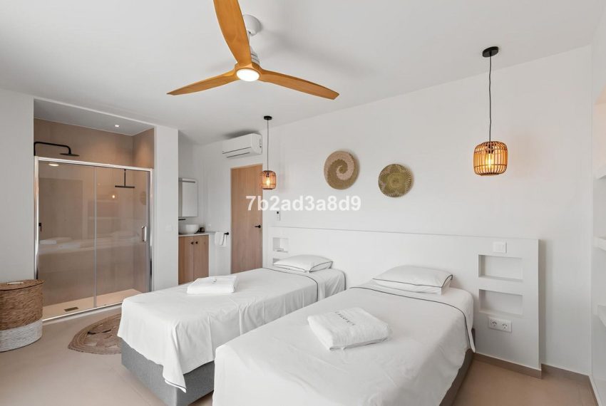R4621552-Villa-For-Sale-Estepona-Detached-5-Beds-516-Built-17