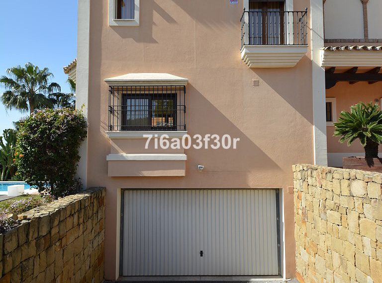 R2607917-Villa-For-Sale-Nueva-Andalucia-Detached-5-Beds-600-Built-11