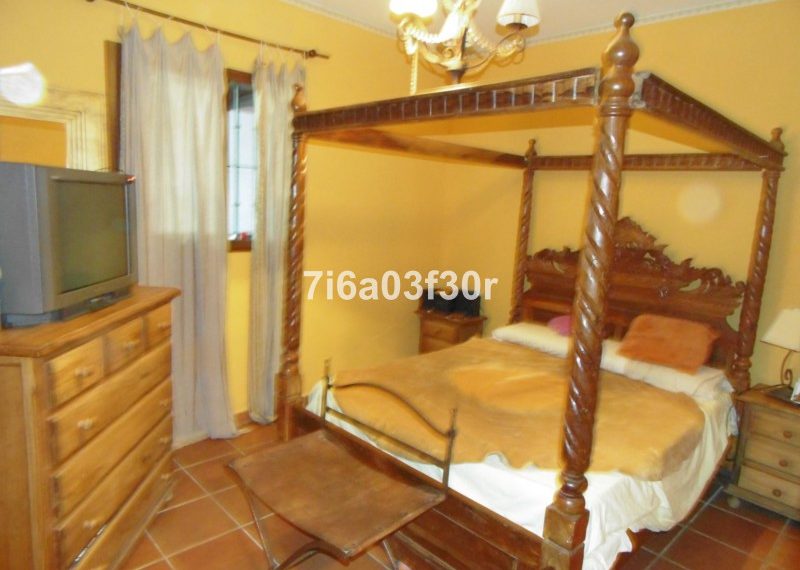 R3790390-Villa-For-Sale-San-Pedro-de-Alcantara-Finca-3-Beds-270-Built-10