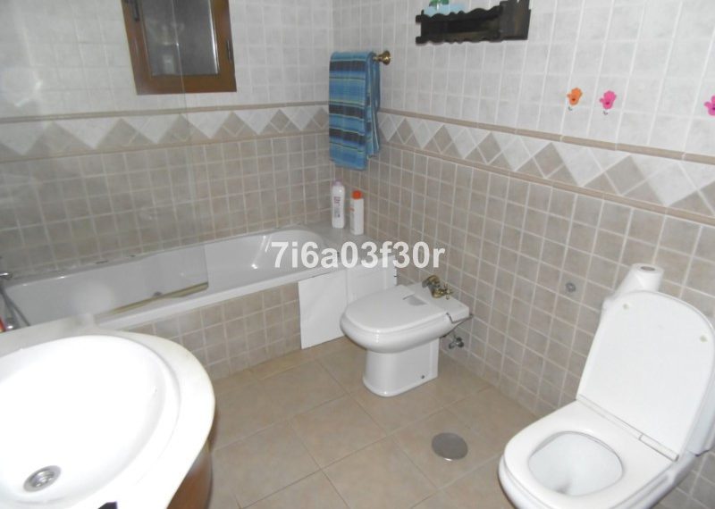 R3790390-Villa-For-Sale-San-Pedro-de-Alcantara-Finca-3-Beds-270-Built-12