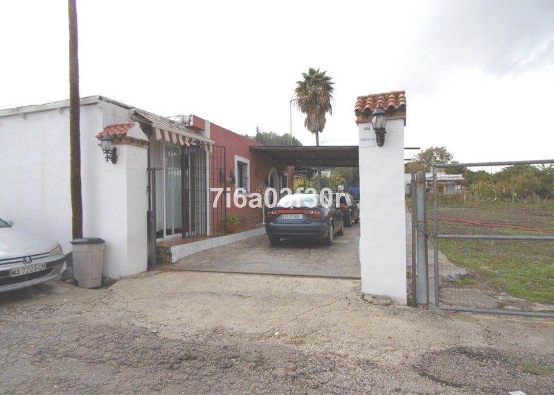 R3790390-Villa-For-Sale-San-Pedro-de-Alcantara-Finca-3-Beds-270-Built-3