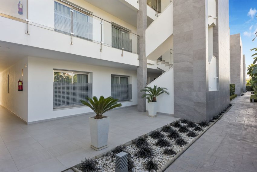 R3999241-Apartment-For-Sale-New-Golden-Mile-Ground-Floor-3-Beds-120-Built-3