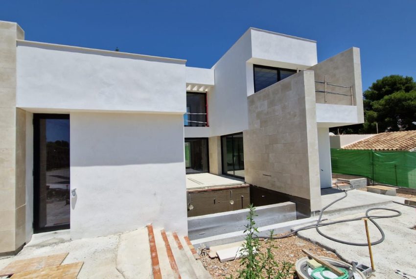R4034815-Villa-For-Sale-Nueva-Andalucia-Detached-4-Beds-268-Built