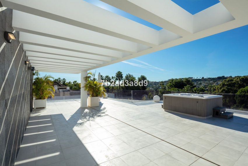 R4225717-Villa-For-Sale-Nueva-Andalucia-Detached-5-Beds-888-Built-18