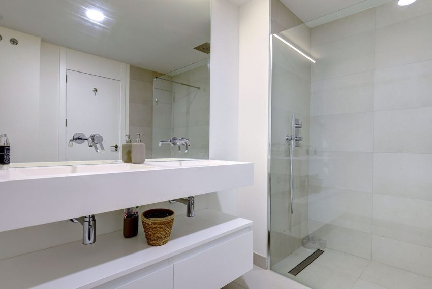 R4301092-Apartment-For-Sale-La-Cala-de-Mijas-Middle-Floor-3-Beds-158-Built-12