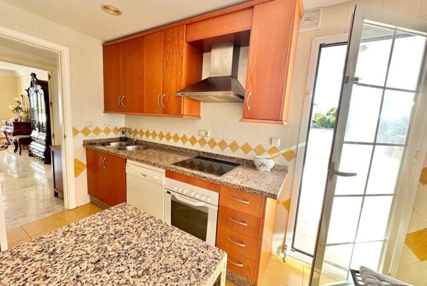R4384036-Apartment-For-Sale-Marbella-Middle-Floor-1-Beds-81-Built-13