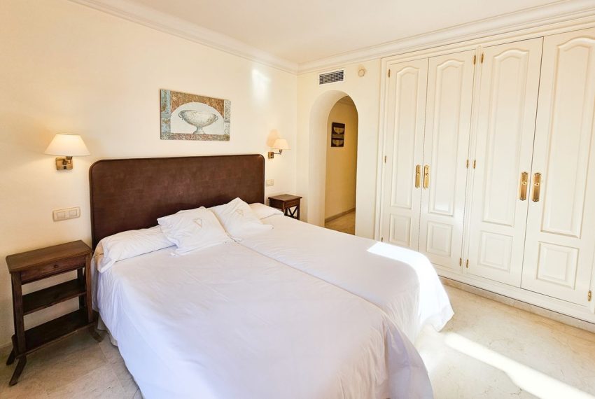 R4392001-Apartment-For-Sale-Nueva-Andalucia-Duplex-2-Beds-119-Built-9