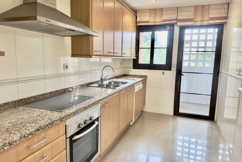 R4402843-Apartment-For-Sale-Hacienda-del-Sol-Middle-Floor-2-Beds-105-Built-13