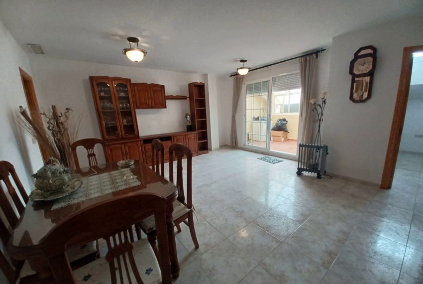 R4422046-Apartment-For-Sale-Coin-Middle-Floor-3-Beds-138-Built-1