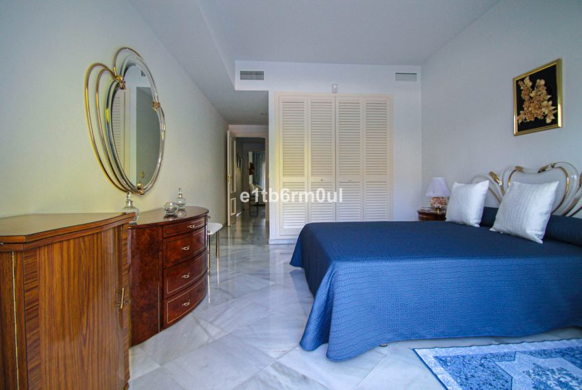 R2522287-Apartment-For-Sale-The-Golden-Mile-Ground-Floor-2-Beds-160-Built-13
