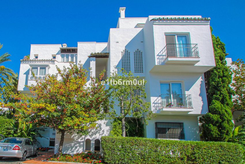 R2522287-Apartment-For-Sale-The-Golden-Mile-Ground-Floor-2-Beds-160-Built-4