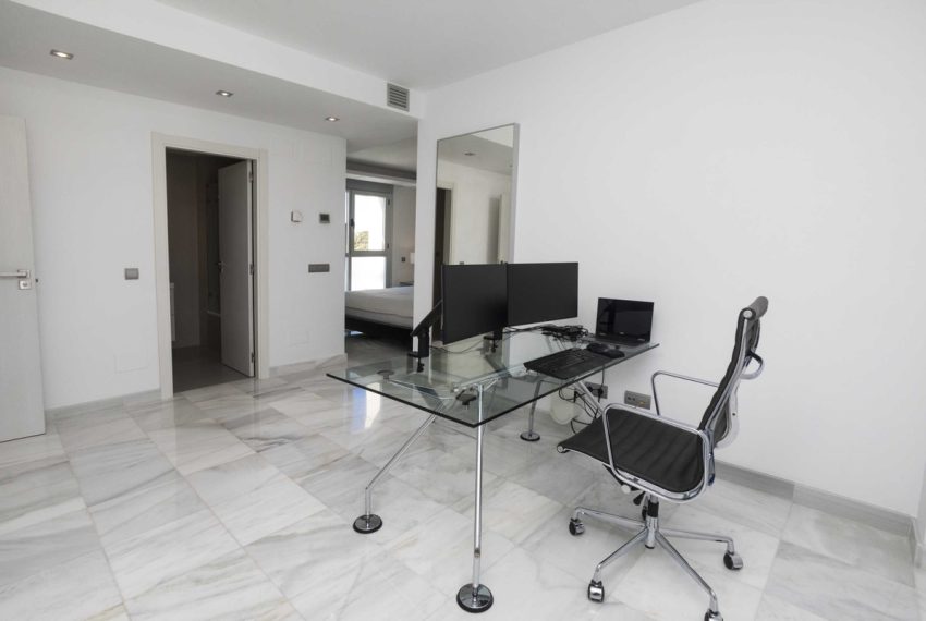 R3404251-Apartment-For-Sale-San-Pedro-de-Alcantara-Penthouse-3-Beds-123-Built-12